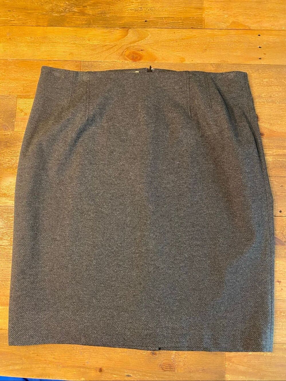 Talbots size 18 NWT grey skirt fabric knit in Italy pencil/straight